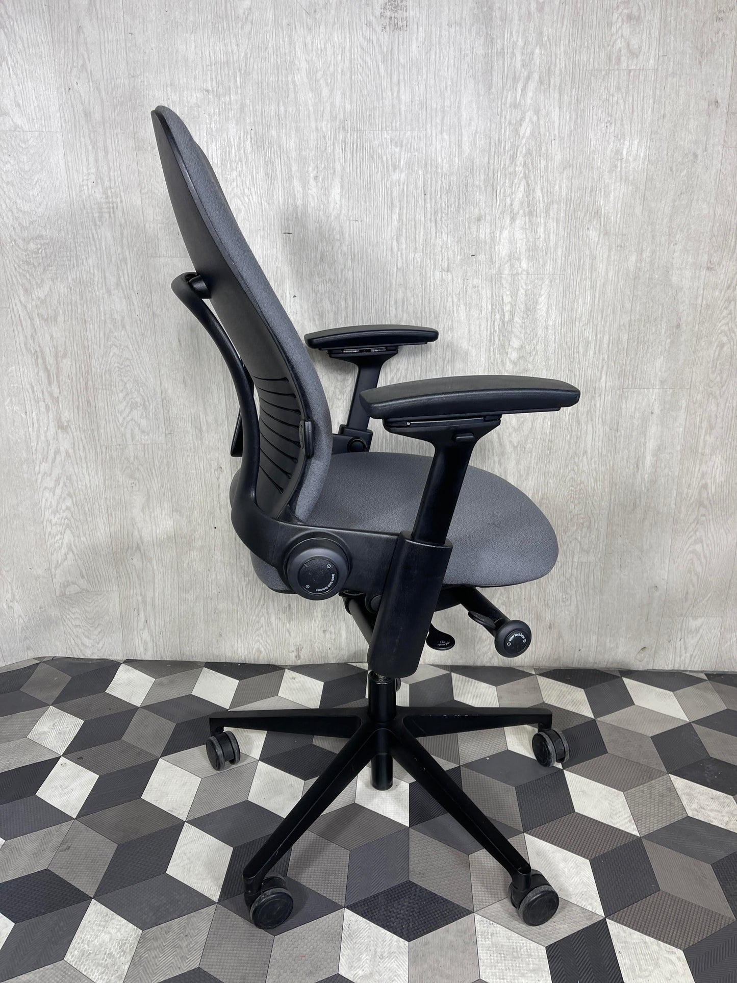 Steelcase Leap V2 Grey Fabric Fully Loaded