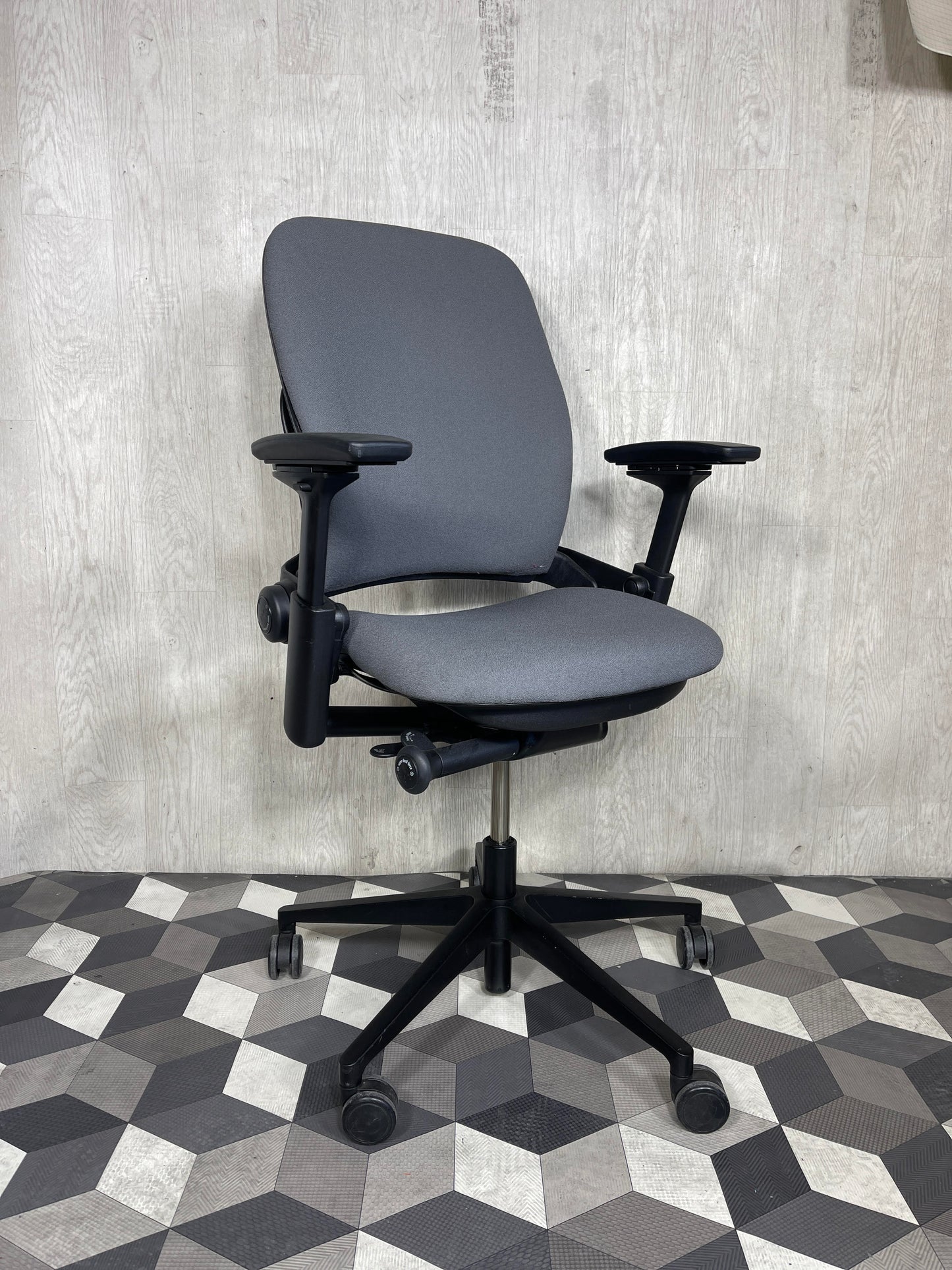 Steelcase Leap V2 Grey Fabric Fully Loaded