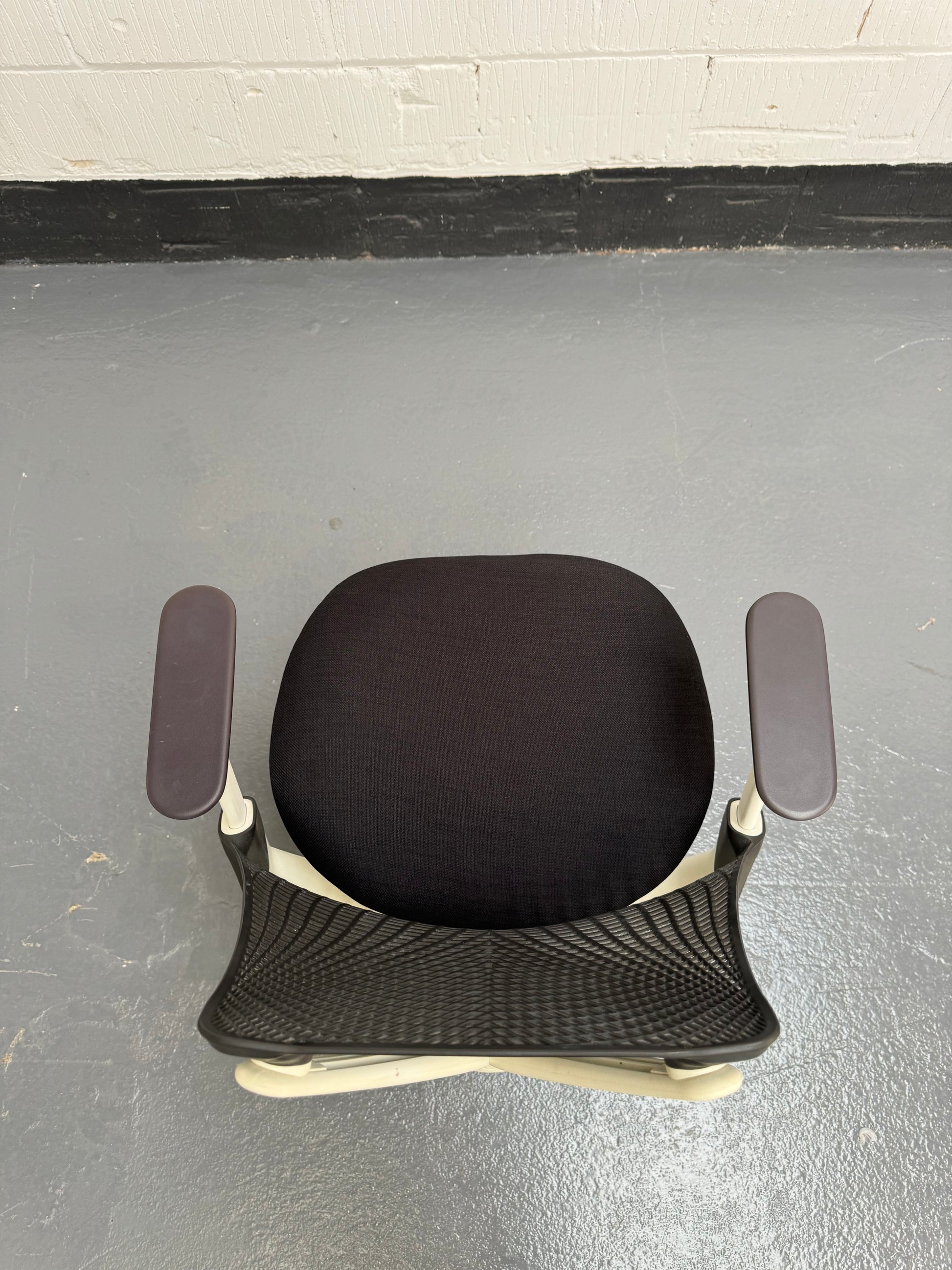 Herman Miller Sayl Light Shadow Edition