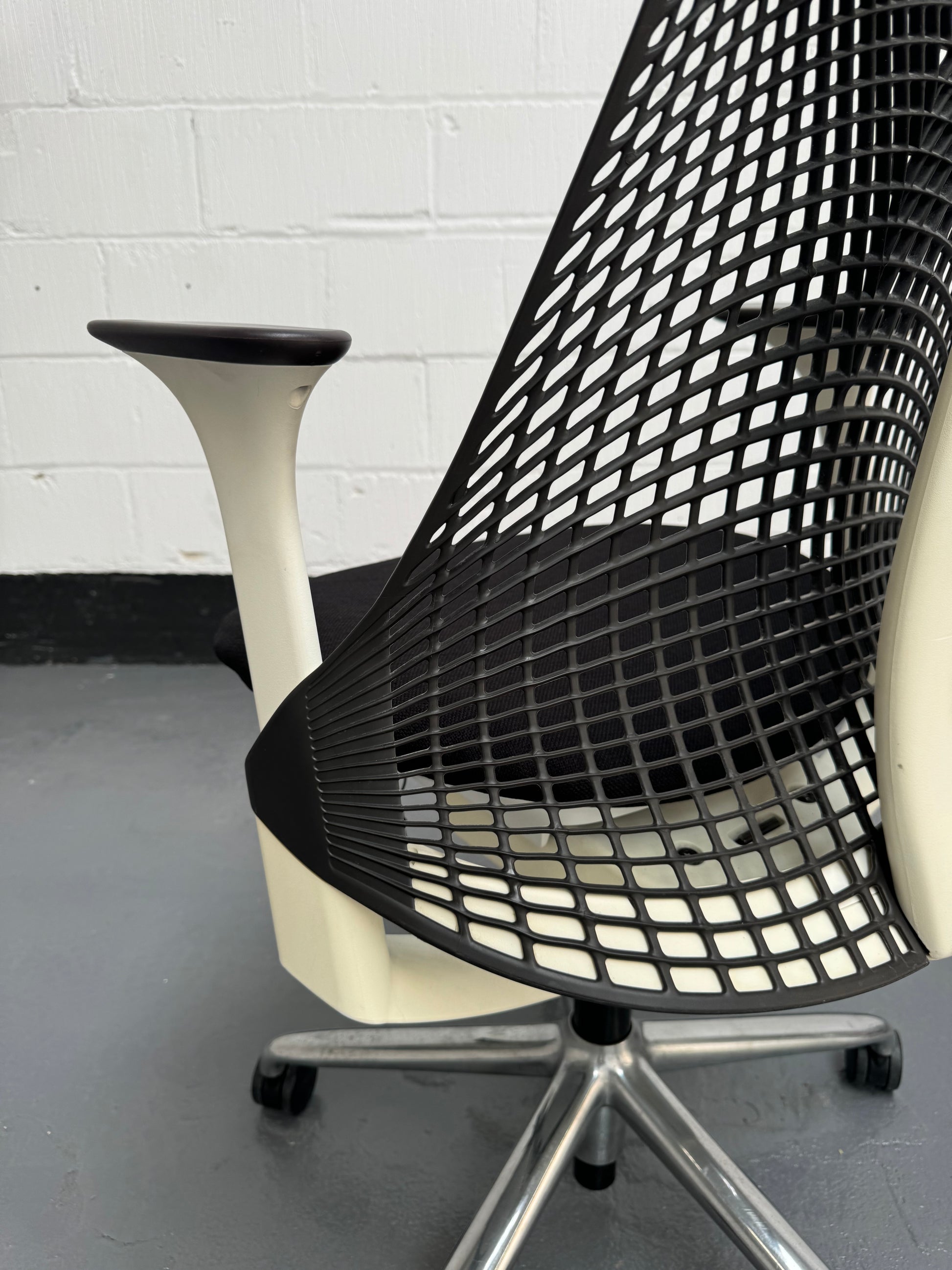 Herman Miller Sayl Light Shadow Edition