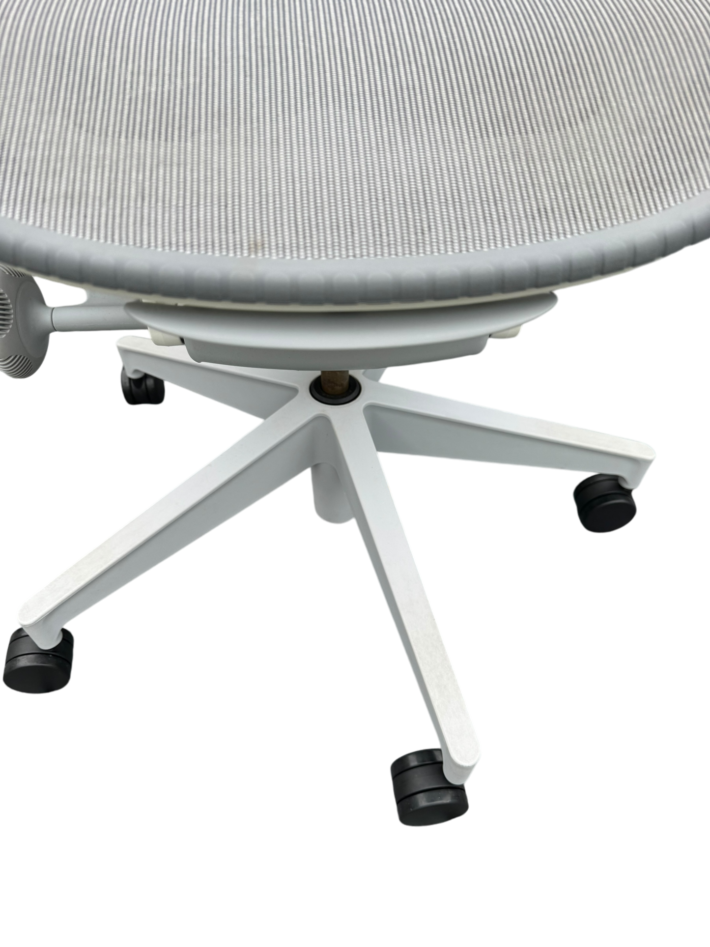 Herman Miller Mirra 2 Grey Fog